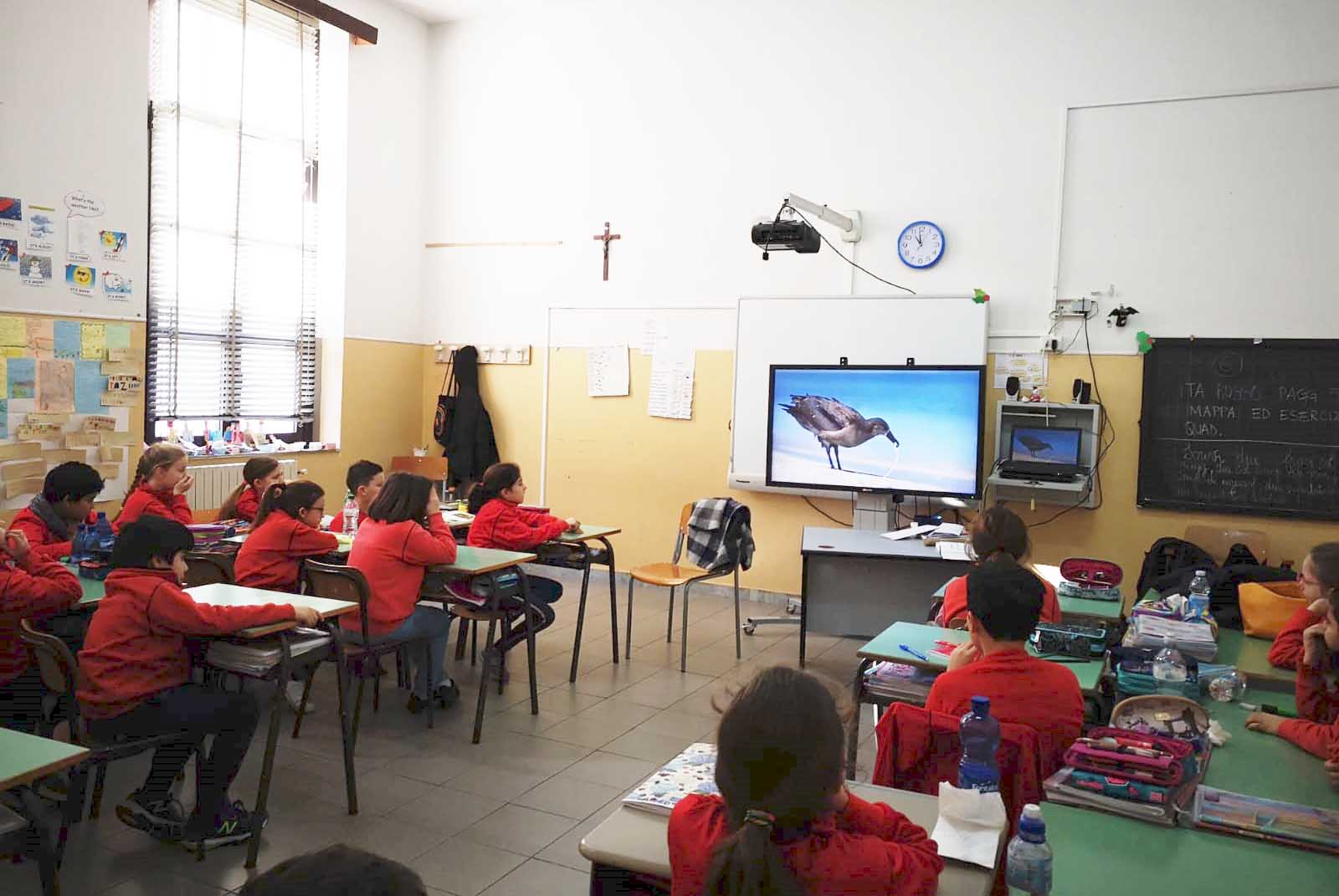 Un momento della lezione con gli studenti del Circolo didattico “Mario Rapisardi”